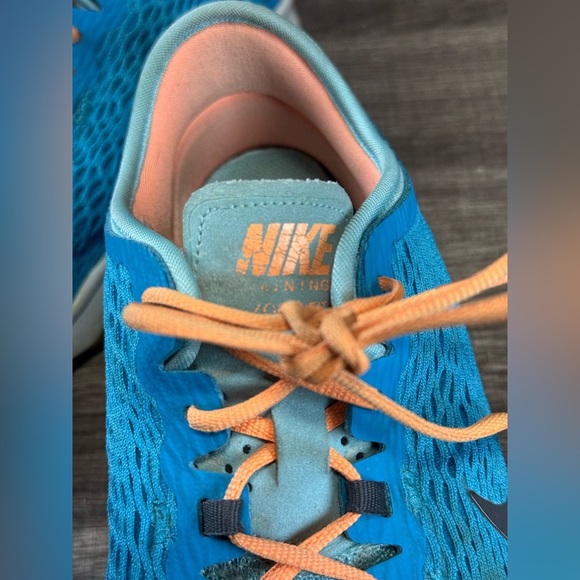 nike zoom running shoes  Size 7.5  Light Weight Running Trainers Blue Peach - Picture 3 of 9